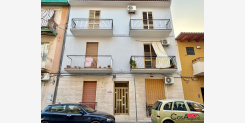 immagine-Ampio Quadrivani al Piano Terra nel Quartiere Santa Lucia Ideale per uso Abitativo o Studio Professionale  Via Filippo Turati, 16, 96011 Augusta SR, Italia | Augusta-borgata - Appartamento